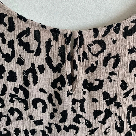 Andree by Unit Leopard Short Sleeve Top Tassel - Picture 7 of 7